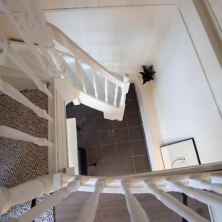 아파트 The Yellow Door 스타방에르