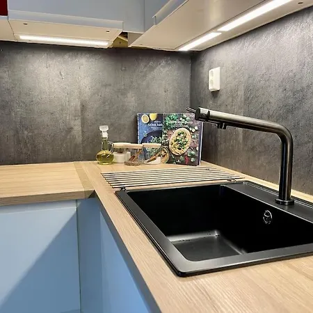 The Yellow Door 아파트 *