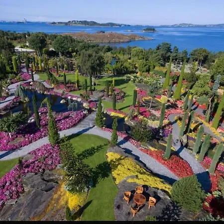 The Yellow Door 아파트 *